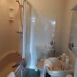 Riverview House * את'לון